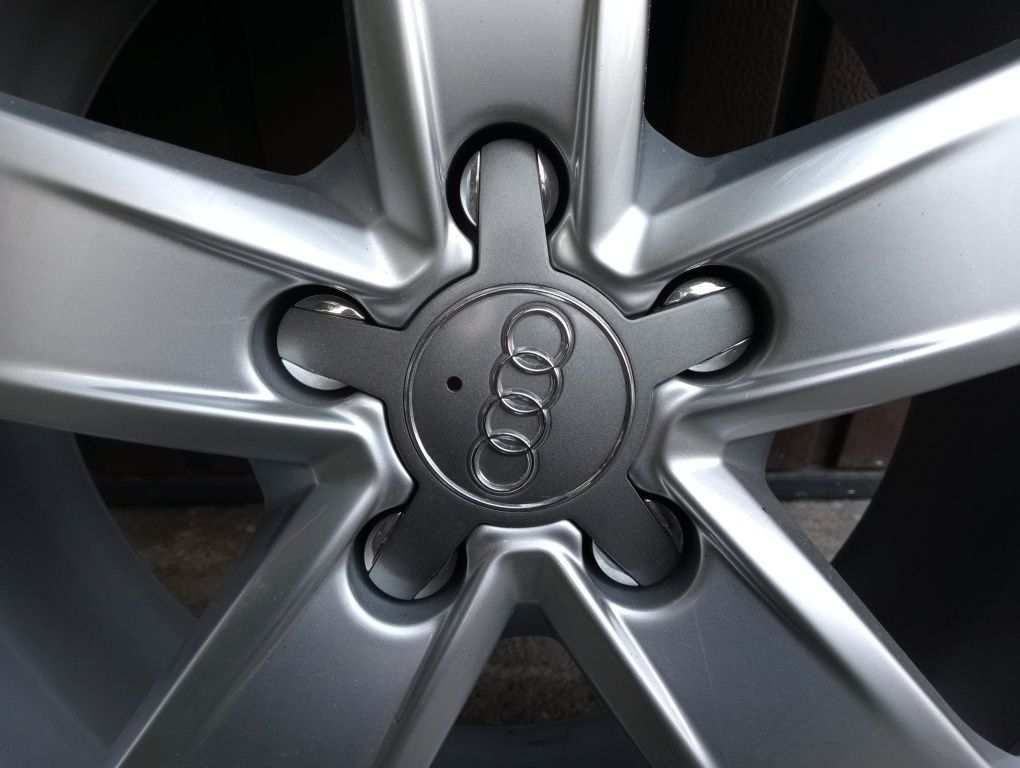 Audi alufelga felga 18 z opona nowa 235,45,18