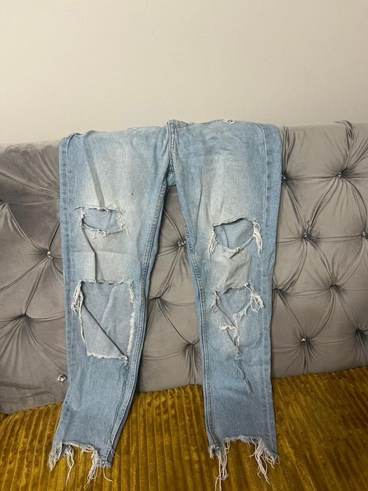 Spodnie jeansowe, Bershka rozmiar 34.