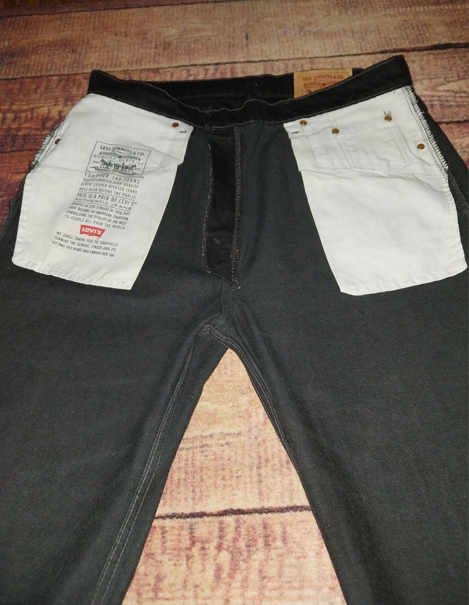LEVI  STRAUSS & CO czarne  spodnie męskie W38 L 30