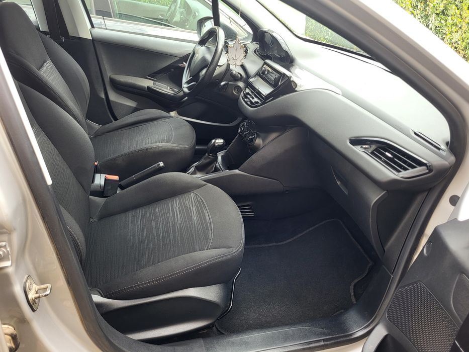 Peugeot 208.  2013r.   1.4 diesel  zadbany.