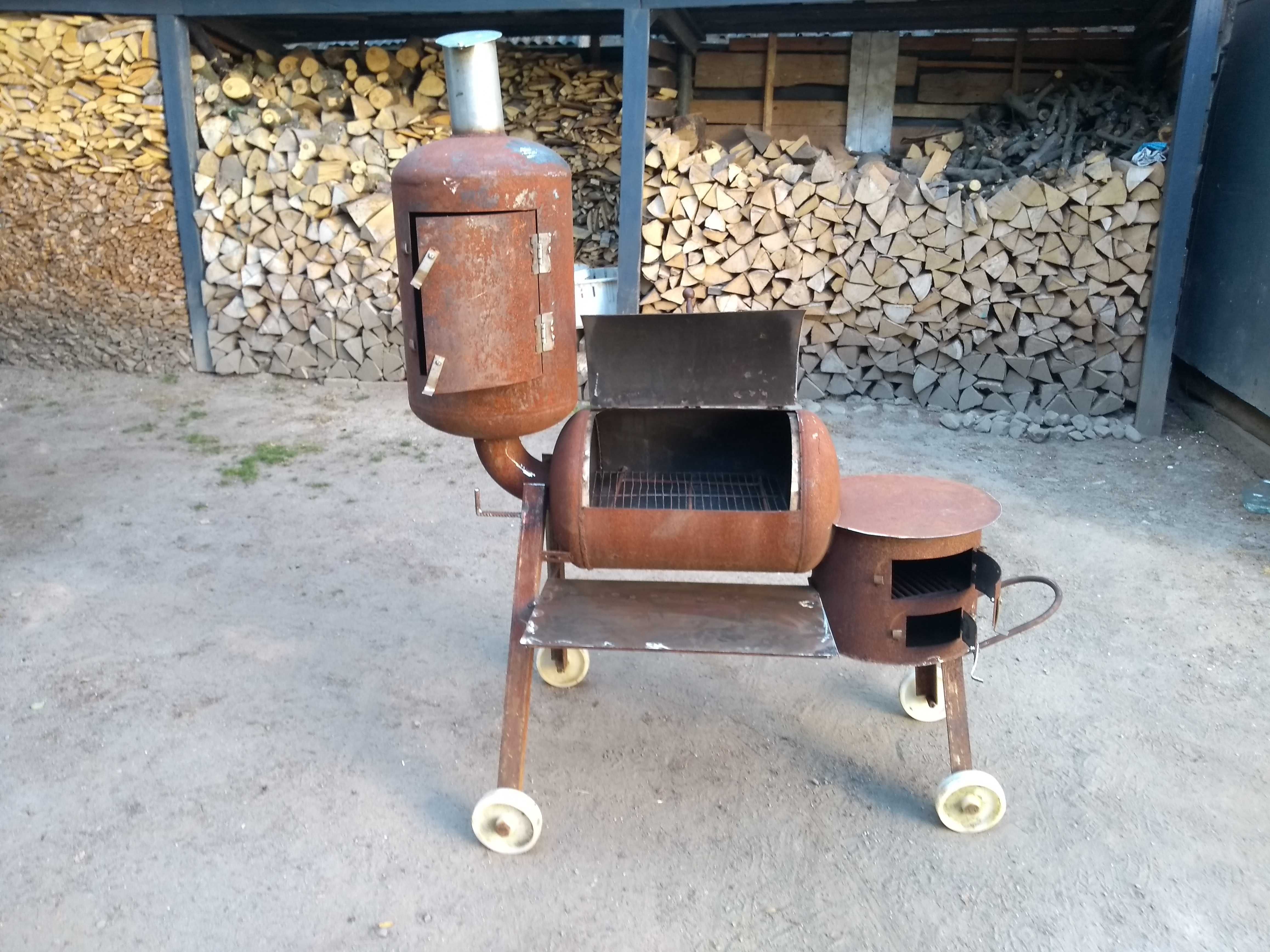 Grill grill   wędzarnia