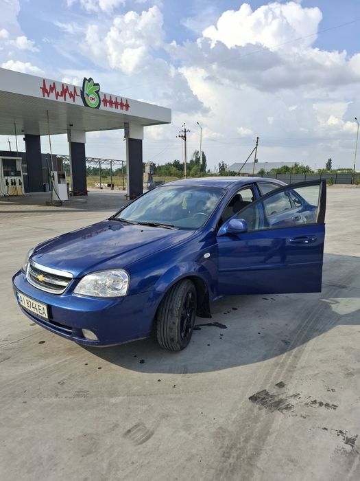 Chevrolet lacetti в гарному стані.