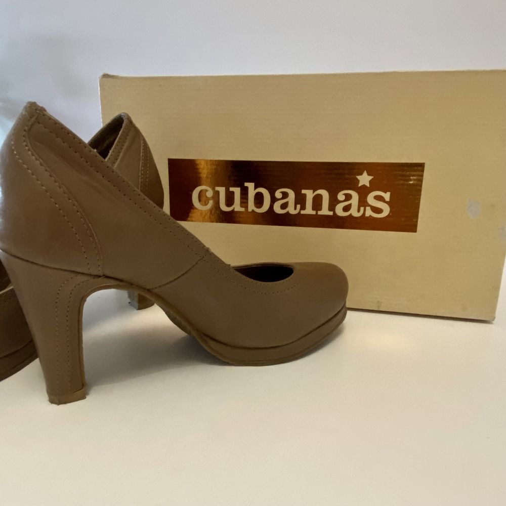 Sapatos Camel Cubanas 35