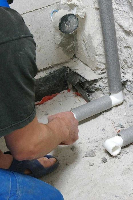 Виклик сантехніка у Львів. Ремонт змішувача Львів. Ремонт труб