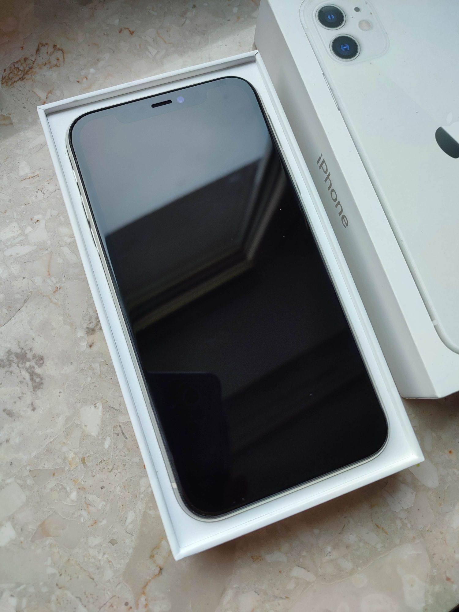 Powystawowy Apple iPhone 11 64GB Biały | Świetny stan | Smartfon