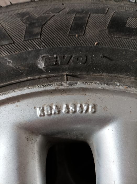 Продам зимову резину R13 з титановими дисками