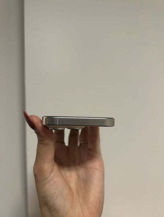 Продам iPhone 16 PRO 128gb