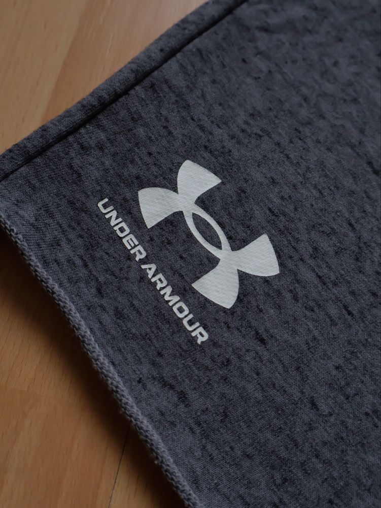 Чоловічі шорти Under Armour оригінал шорты tech fleece