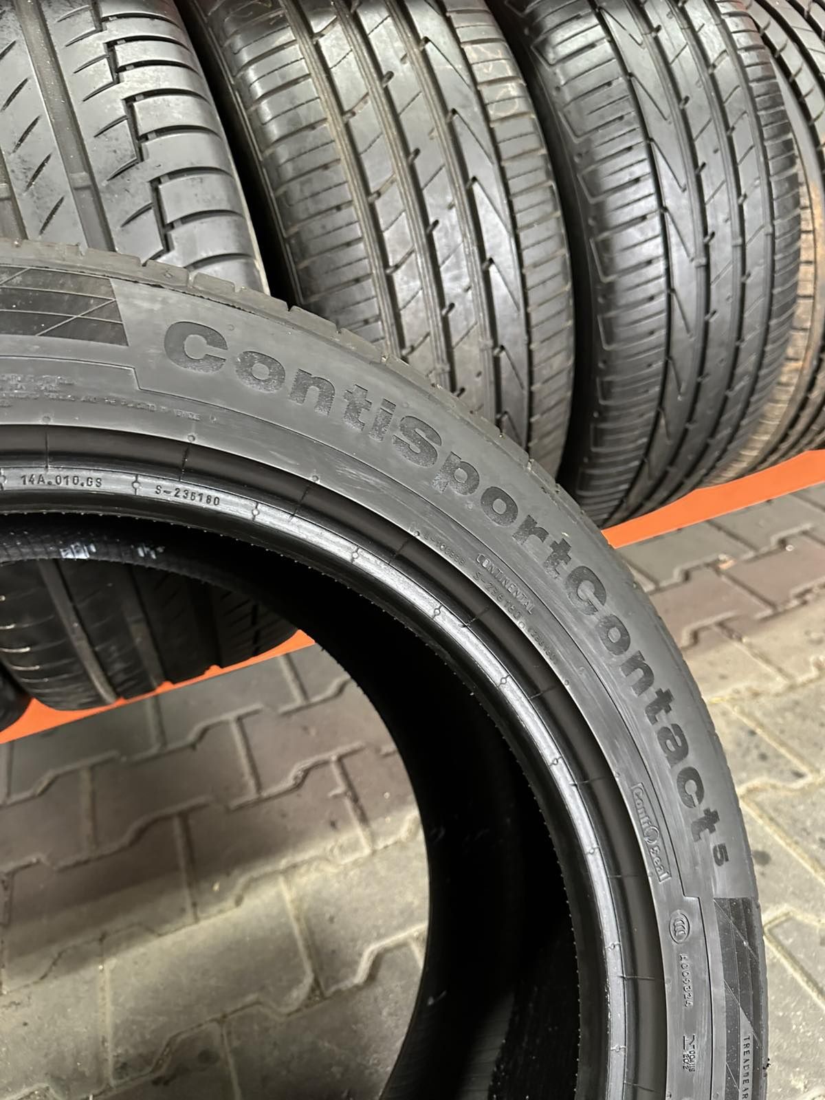 Шини Резина Літо 2024рік! 255/45 R19 100V Continental CSC 5 Seal Suv