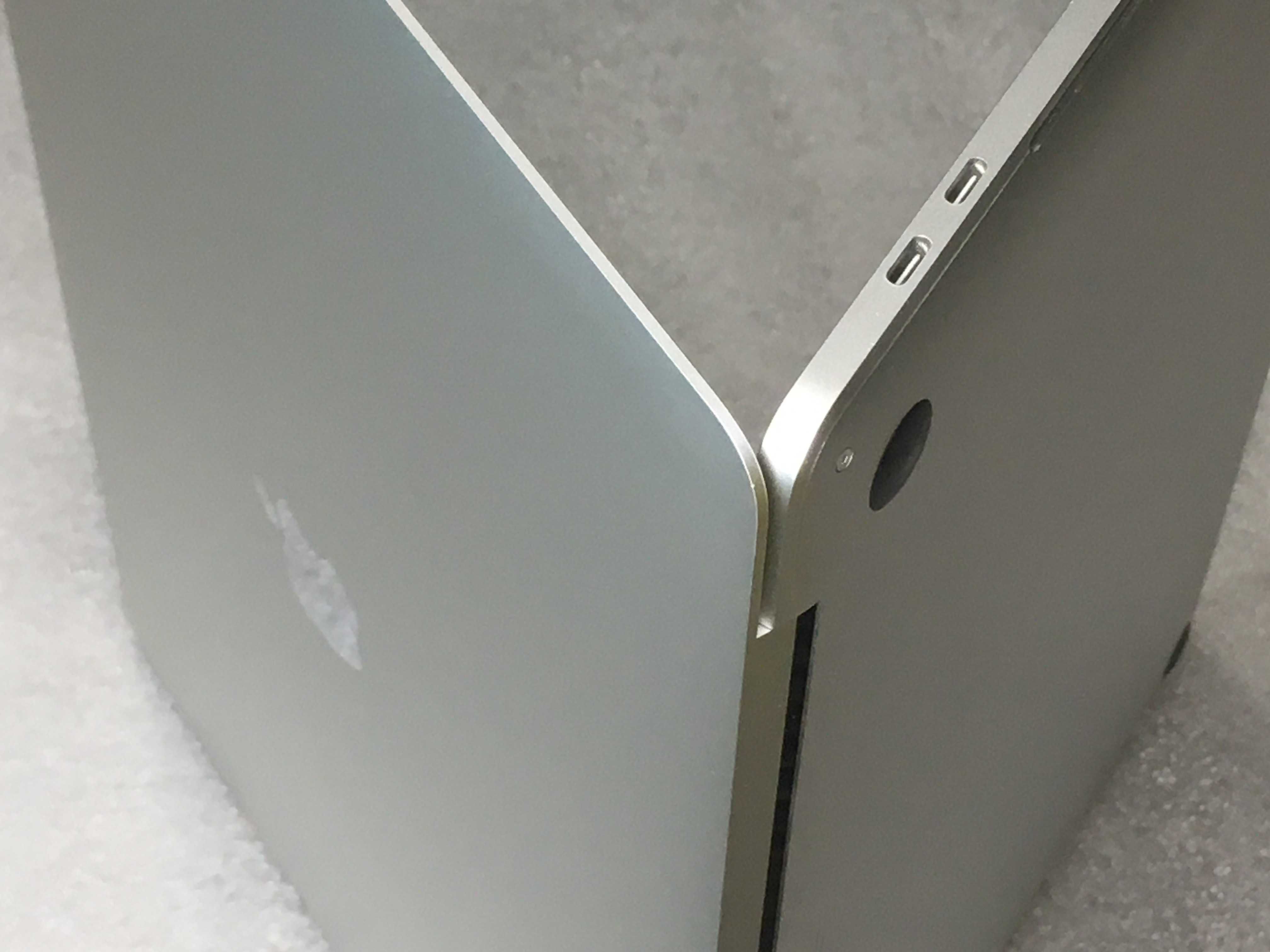MacBook Pro (2018) A1990 - I7-8750H, Radeon Pro 555x, 16gb, 250gb