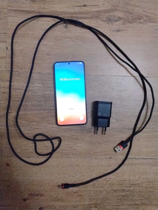 Samsung S22 (SM-S901B) 8/256GB 5G dual sim