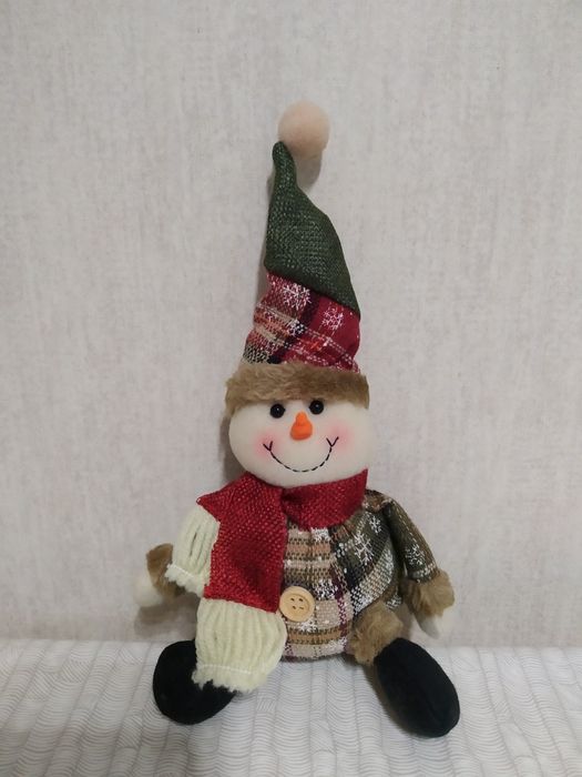 Різдвяна м'яка іграшка Сніговик