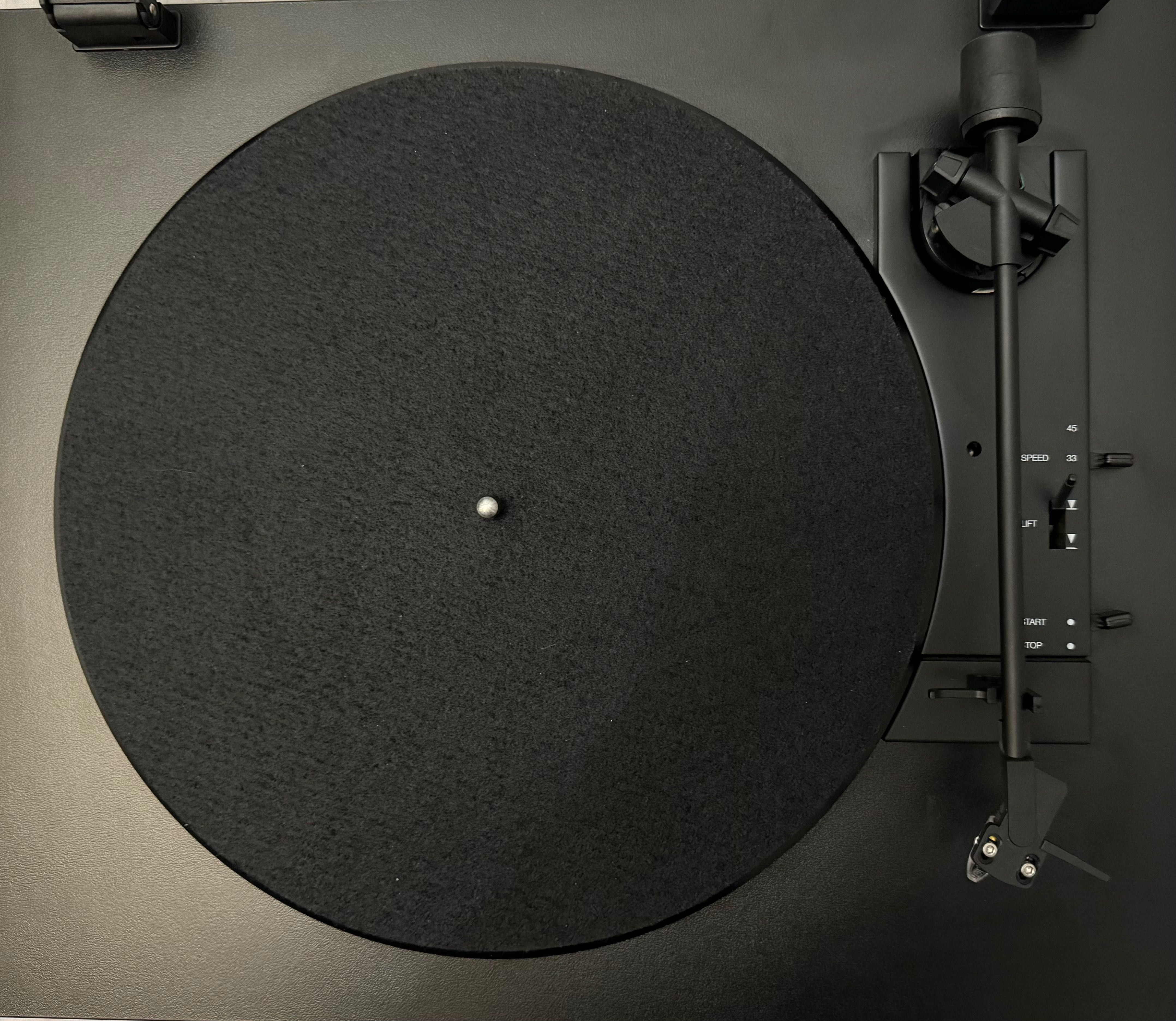 Продам Вініловий програвач Pro-Ject A1 OM10 Black