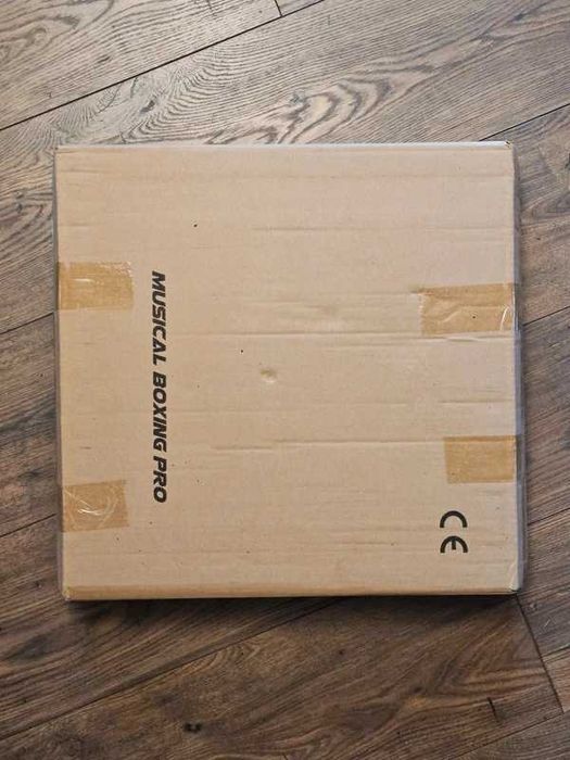 Muzyczna Maszyna Do Boksu Ściana Bokserska + Rękawice