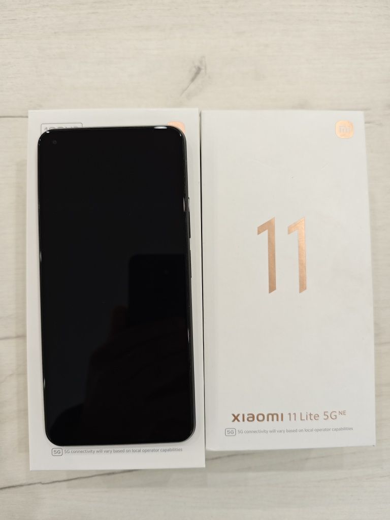 Смартфон Xiaomi 11 Lite 5G NE 8/256GB Black Global EU
Б/У та уцінка Xi