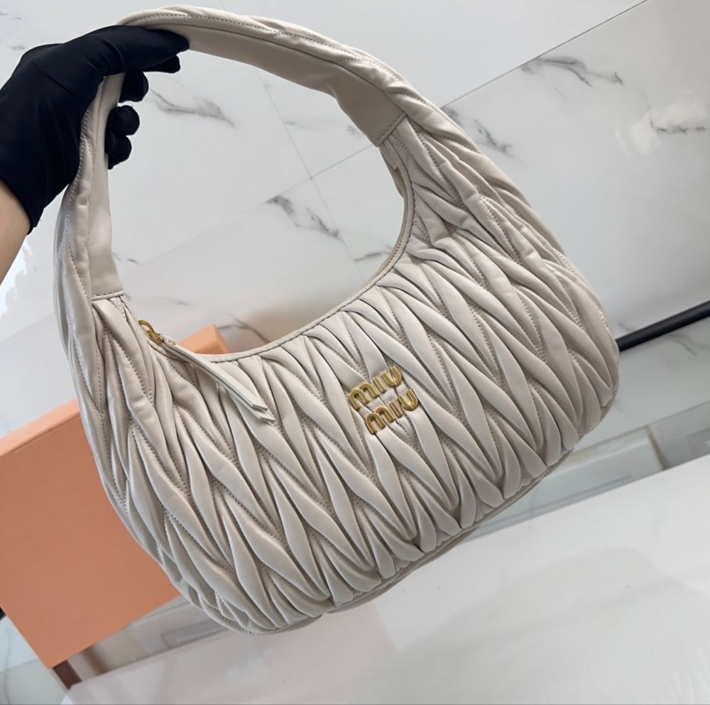 Torebka Miu Miu Hobo