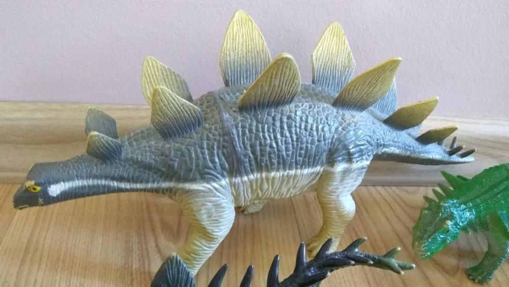 Figurki dinozaurów największy 32cm
