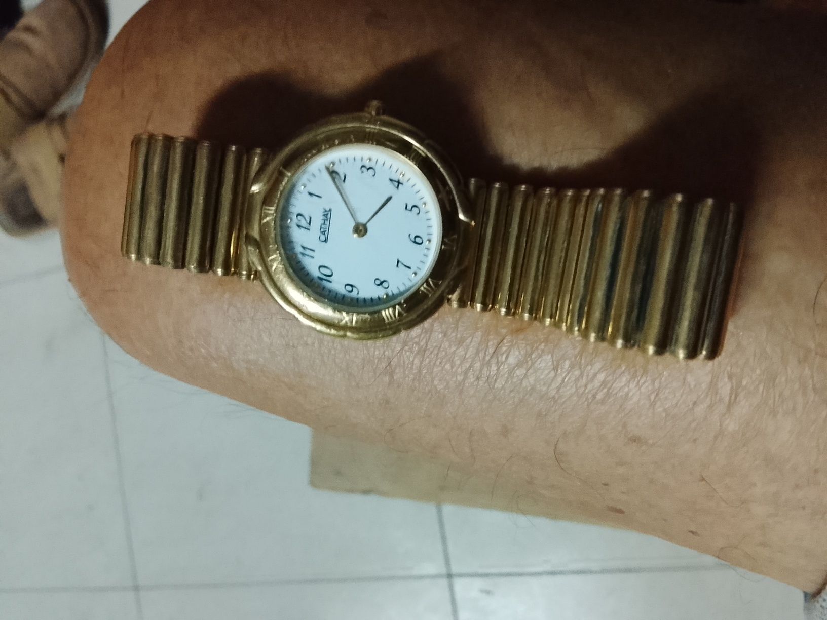 Relógio dourado para senhora Cauthy
