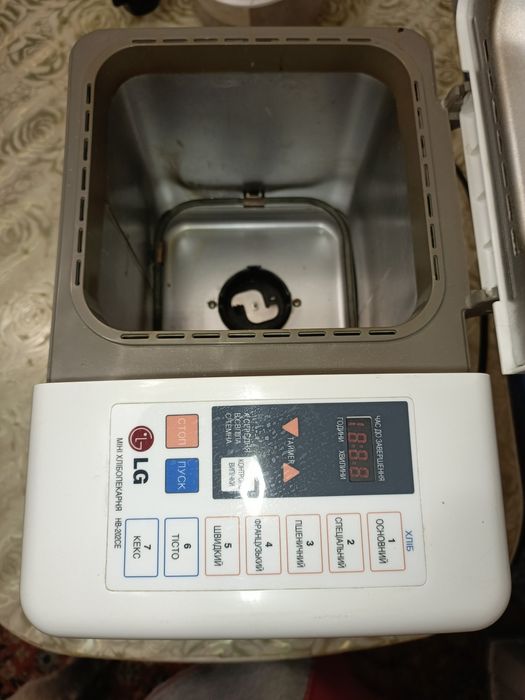 LG  HB- 202СЕ хлебопечь на запчасти