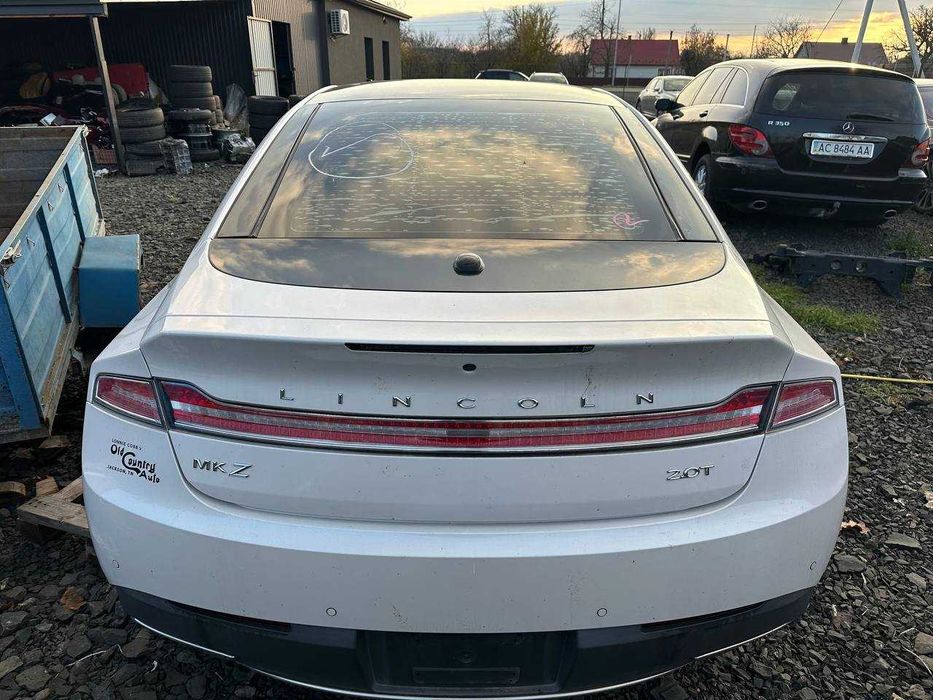 Кришка багажника linсoln MKZ 17- DP5Z-5440110-A комплектна