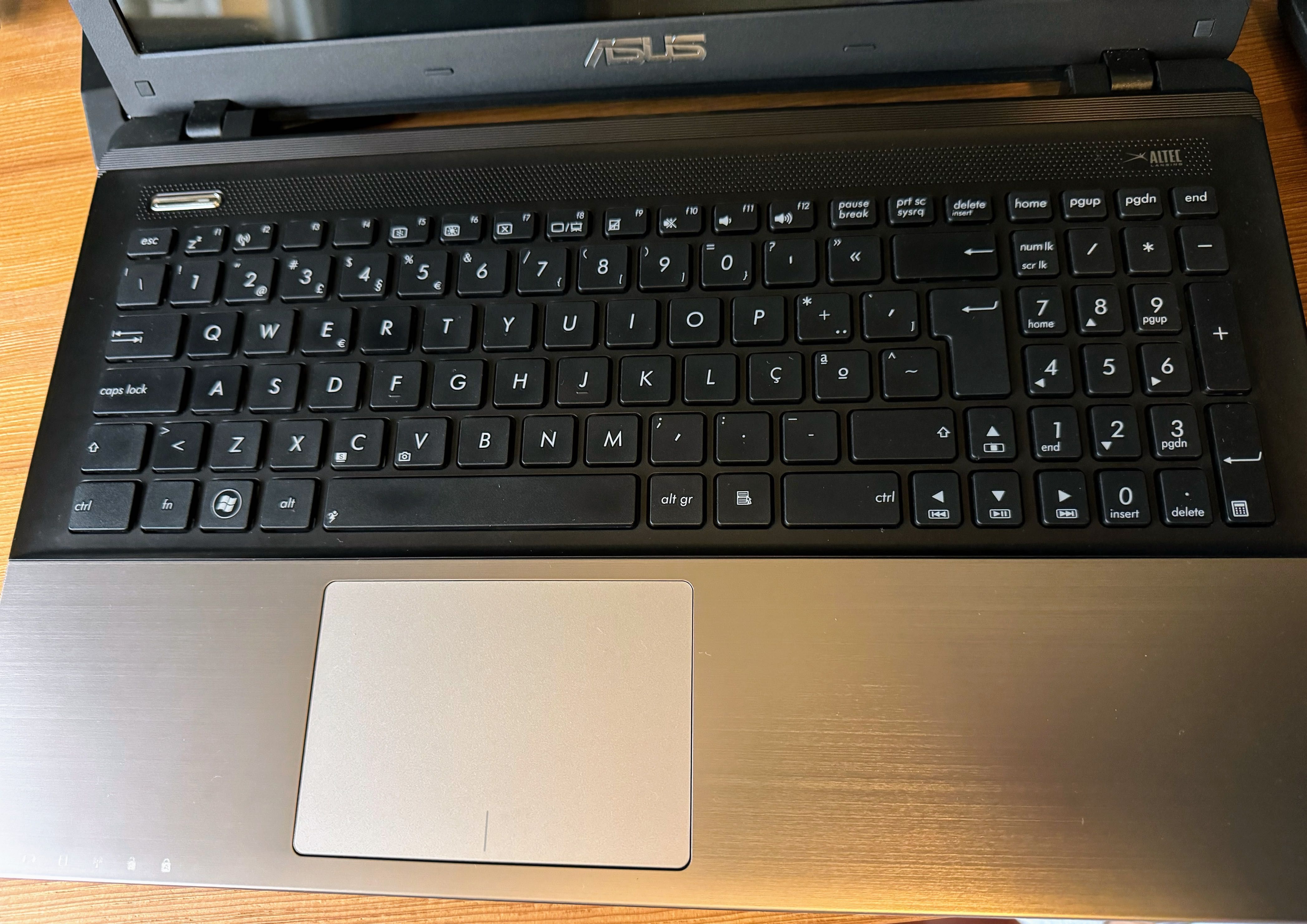 Portátil ASUS K55VM