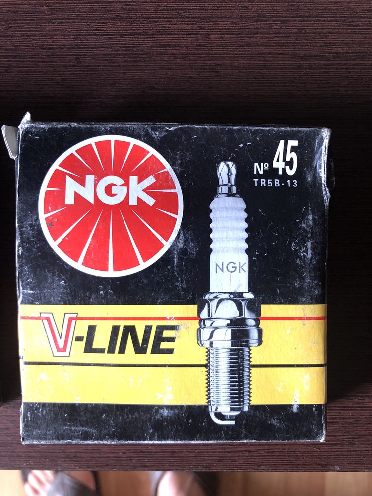 Свічки запалювання NGK