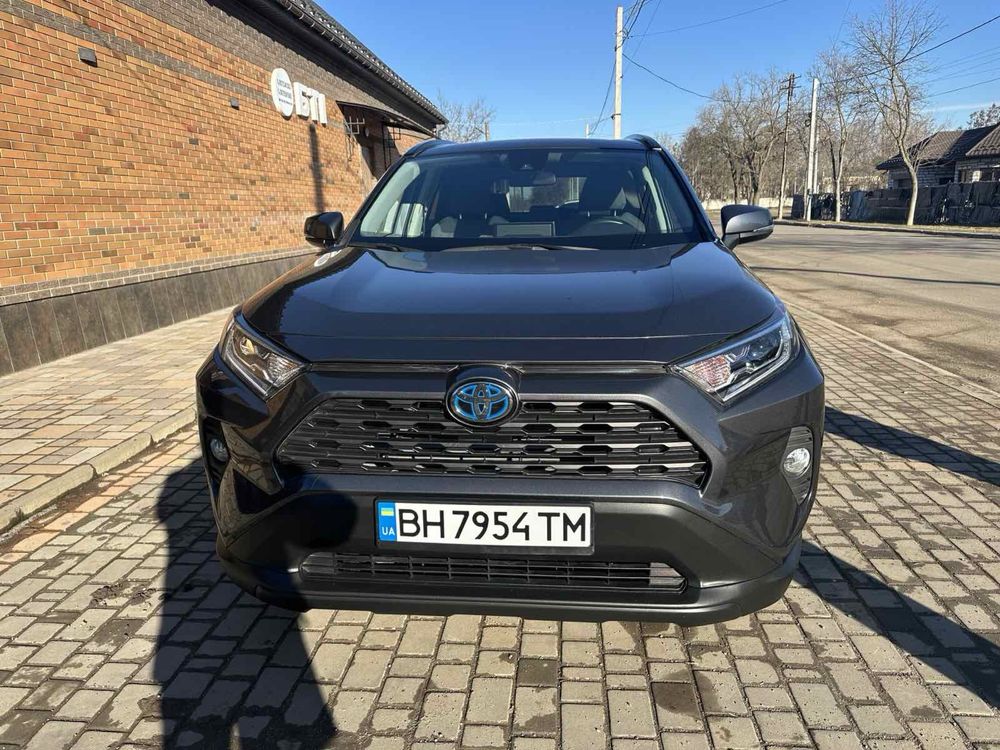 Toyota RAV4 гибрид