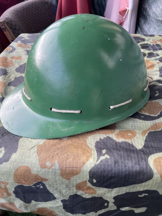 Kask hełm z okresu PRL-u unikat zielony budowlany stoczniowy