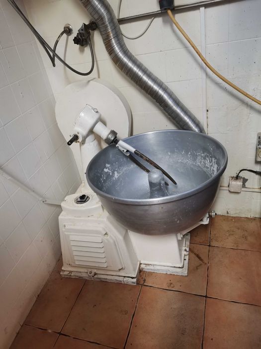 Vende amassadeira em bom estado