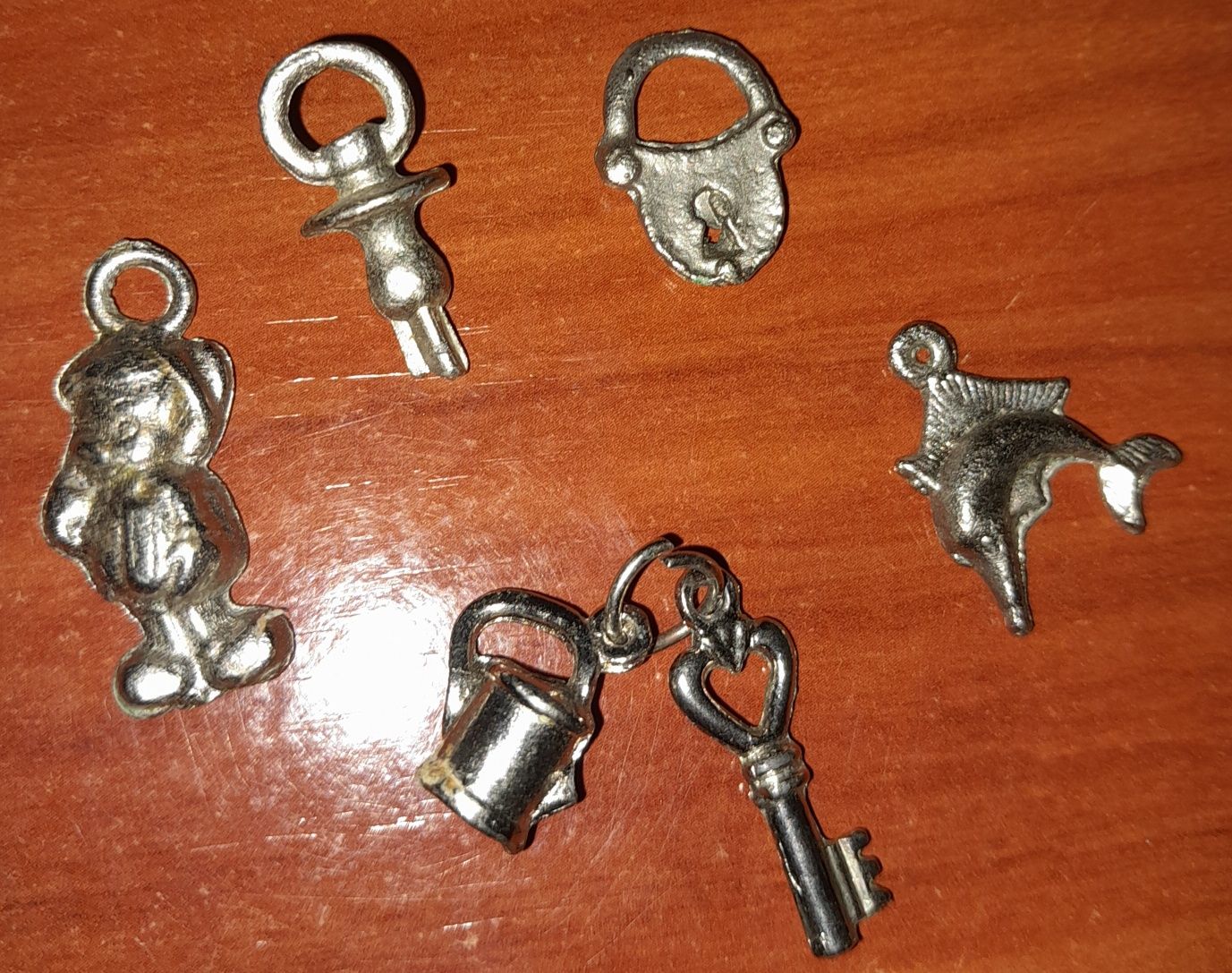 5 pequenos pendentes vintage