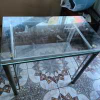 Stół szklany z półką