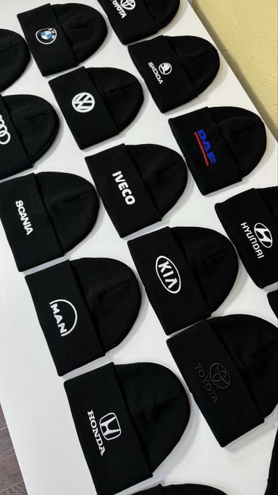 Вишивка вашого логотипу на шапках , бафах , хомутах , снудах