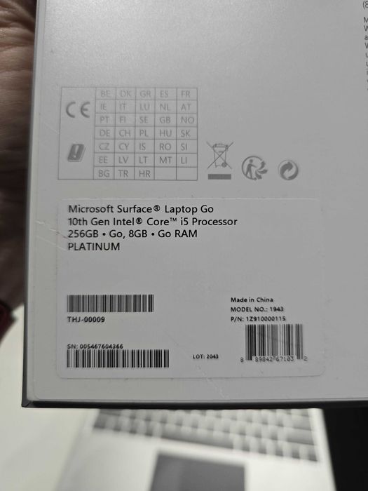 Microsoft Surface Laptop Go i5/8/256 12.4"