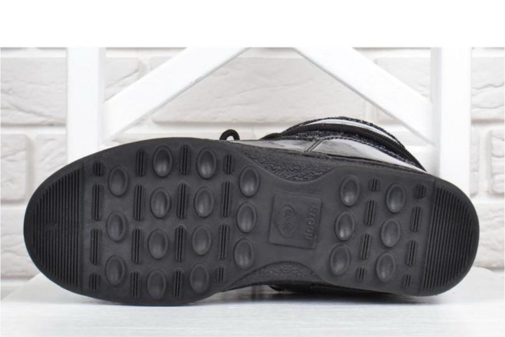 Дутики жіночі на овчині місяцеходи moon boots зимові чоботи чорні