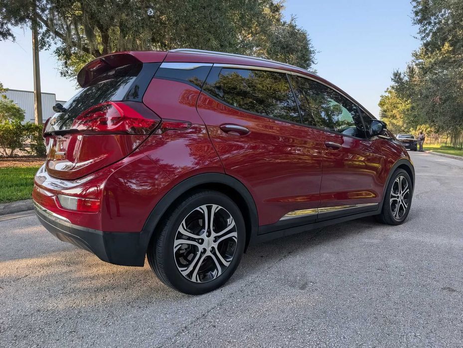 Chevrolet Bolt EV      2021