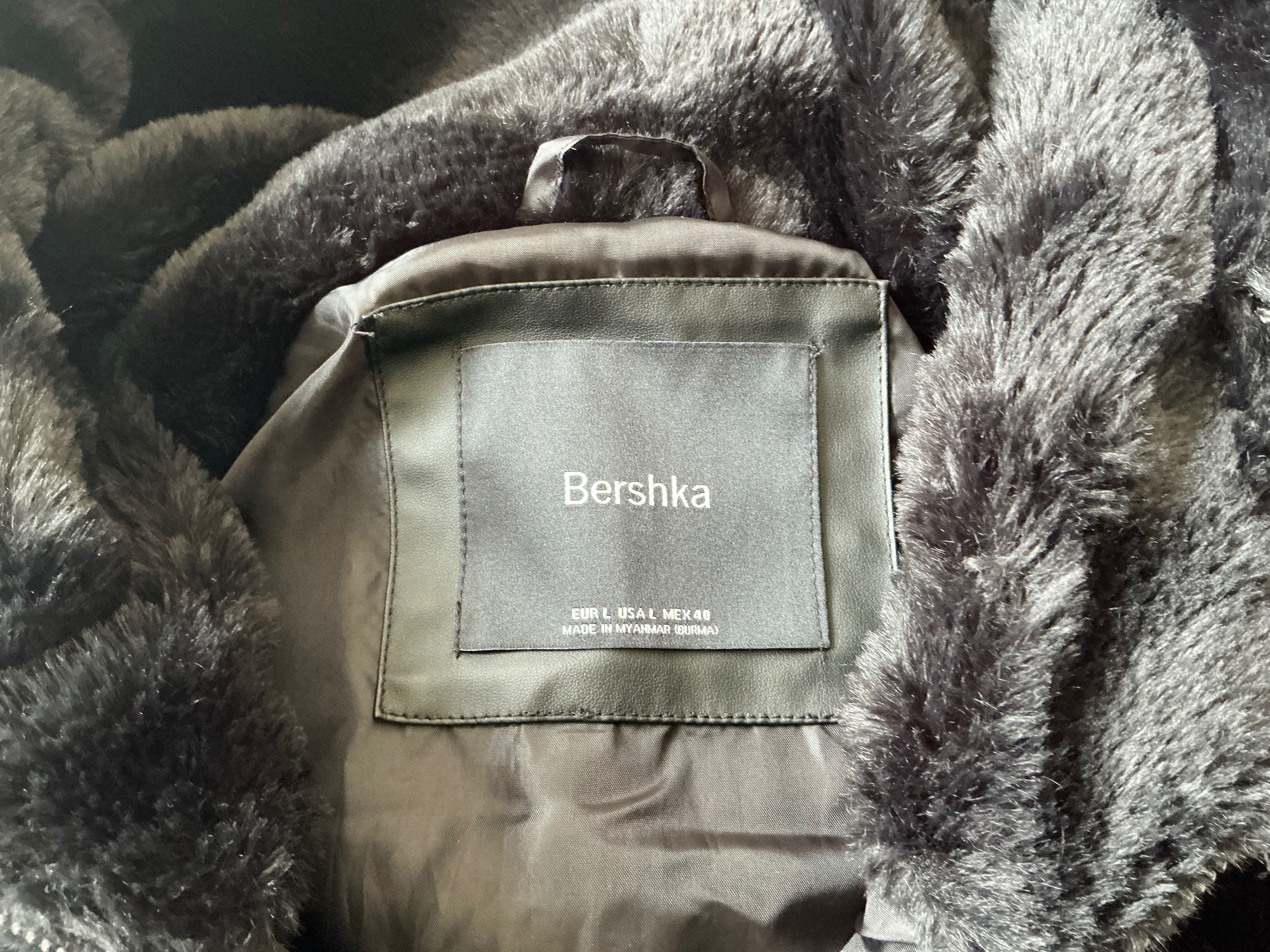 NOVO! Casaco com capuz BERSHKA - Lindo.