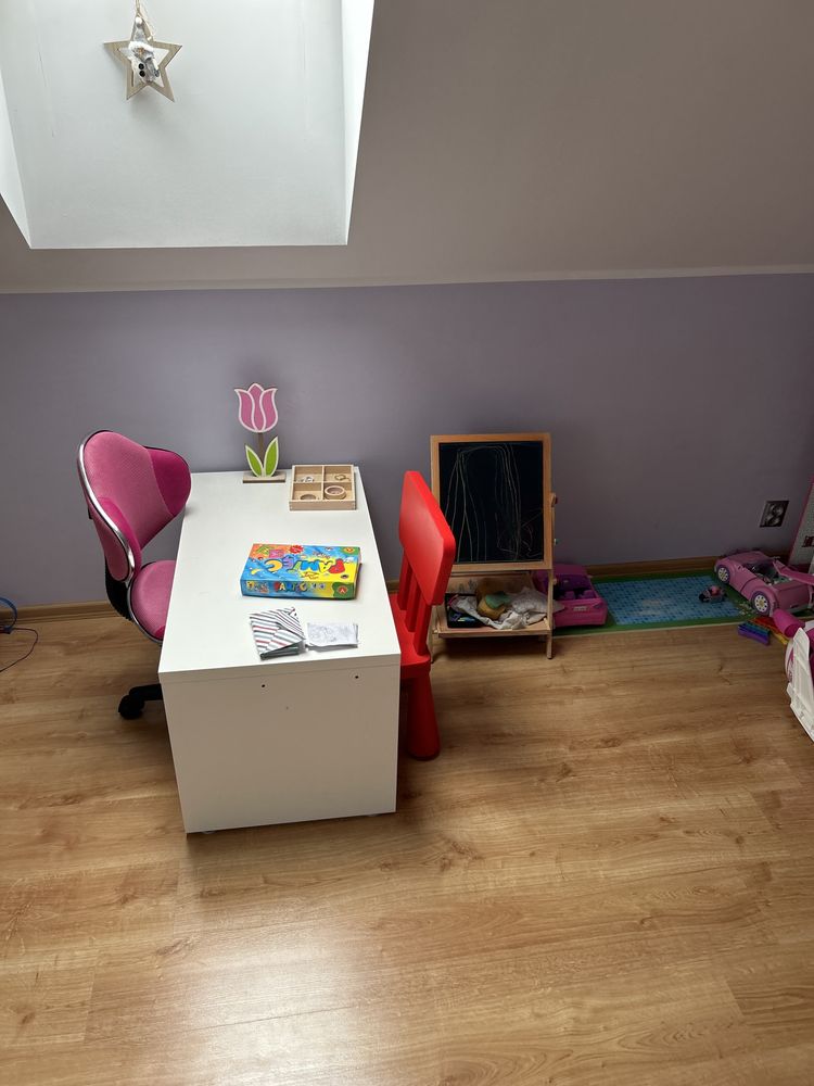 Małe biurko białe , do pokoju dziecka dł90cm -49cm -49 cm
