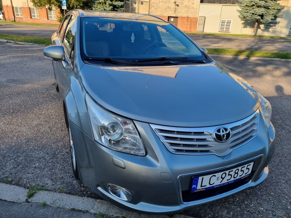 Toyota Avensis T27 1.8 Benzyna Automat Navi kamera 2kpl kół