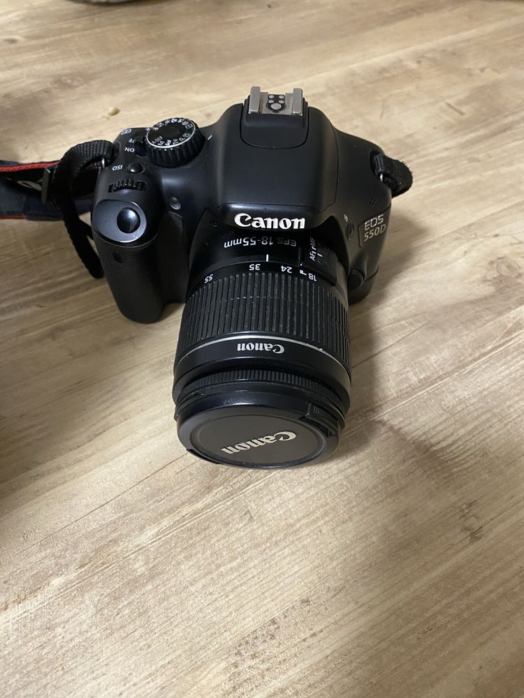 Фотоапарат Canon EOS 550b