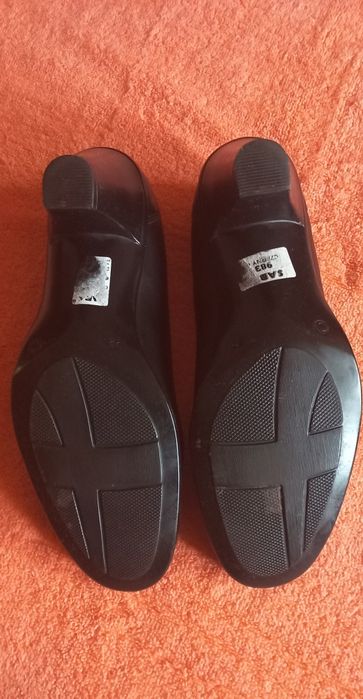 Жіночі шкіряні туфлі