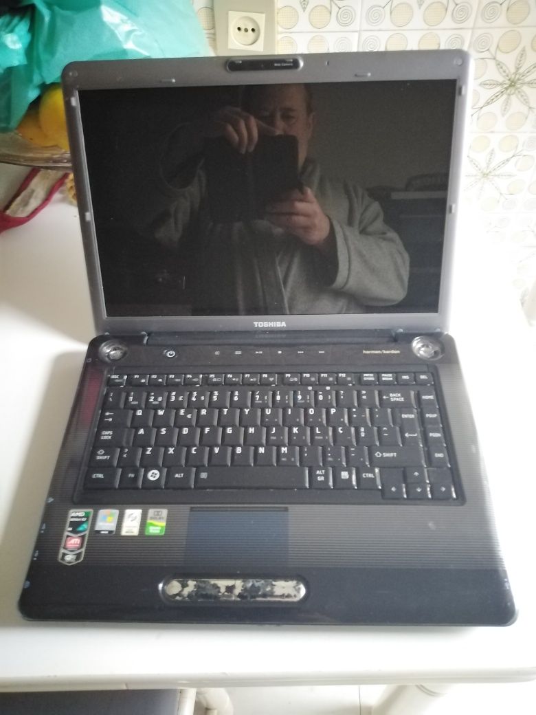 Toshiba A300D-140, peças!