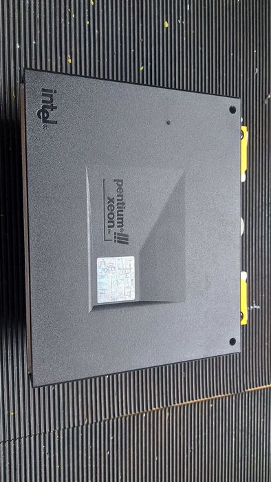 Intel Pentium Xeon III (3) Foxconn 179.616-003 F