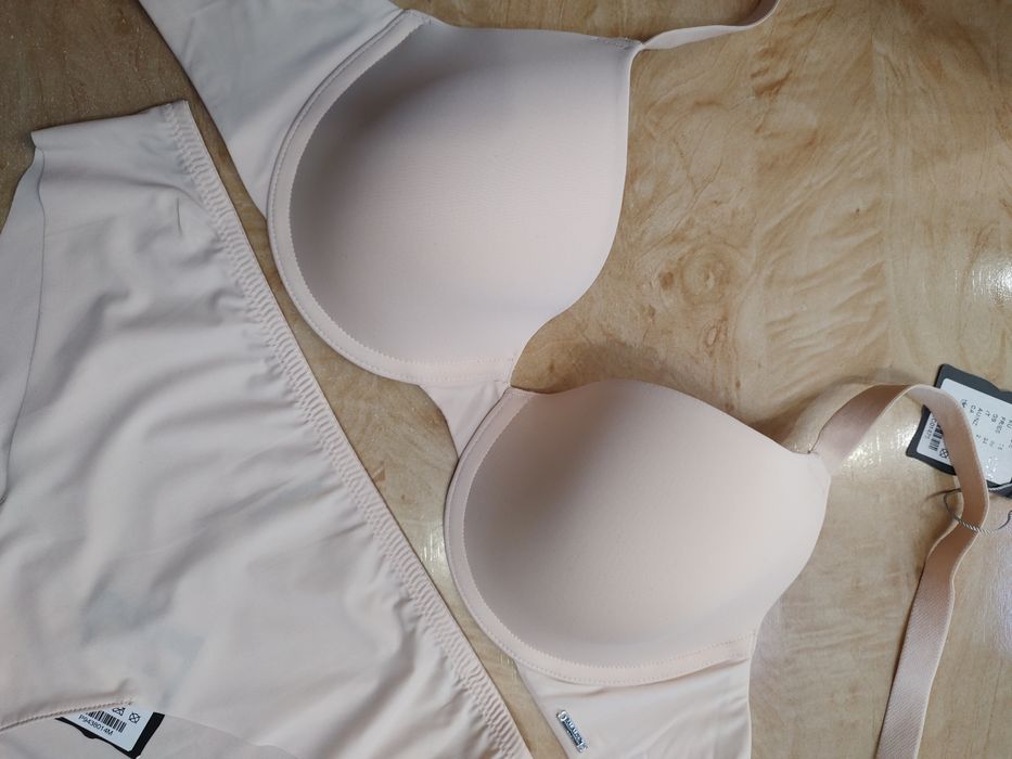 Базовий гладкий бюстгальтер з невеликим пушап Balaloum