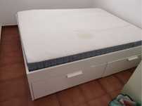 Cama e colchao IKEA