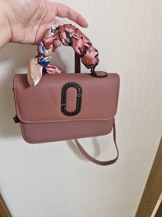 Продам сумку, в ідеальному стані, з хустинкою на ручці 300грн