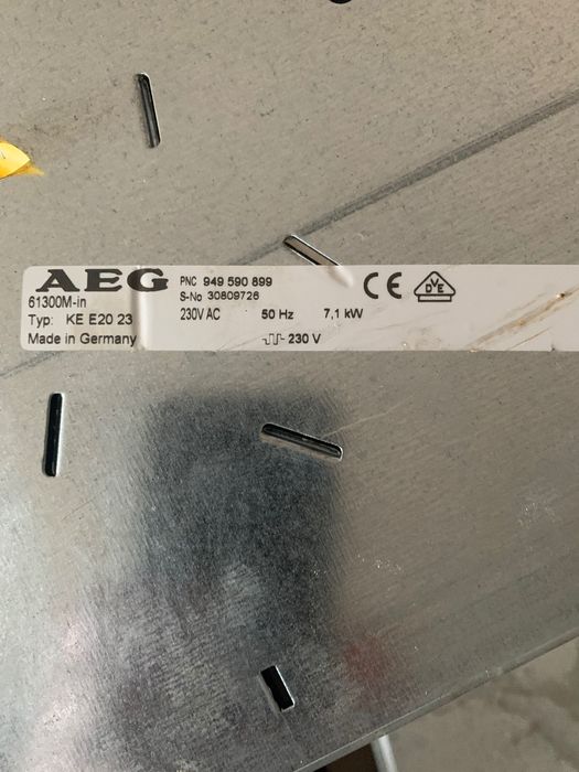 Духовий шкаф AEG з варочною поверхнею