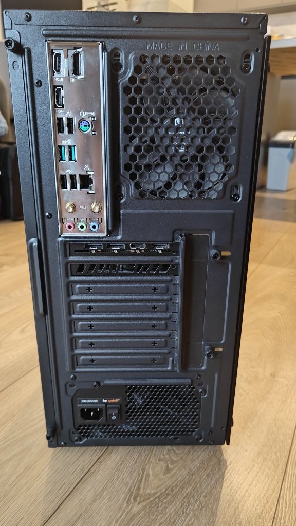 Komputer PC 1TB/32GB/i5-12400F/RX6600 8GB/500W + klawiatura i mysz