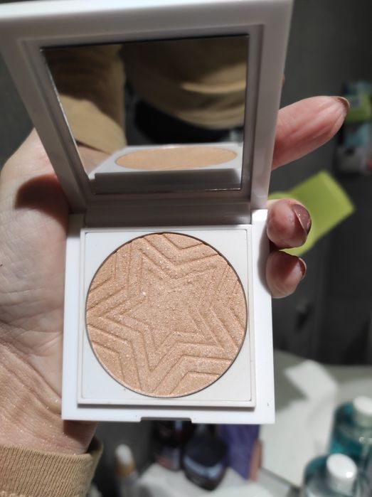 Puder rozświetlający Glam shop Aksamit Plus