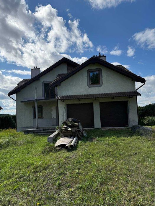Продається новозбудований приватний будинок в с. Деревач