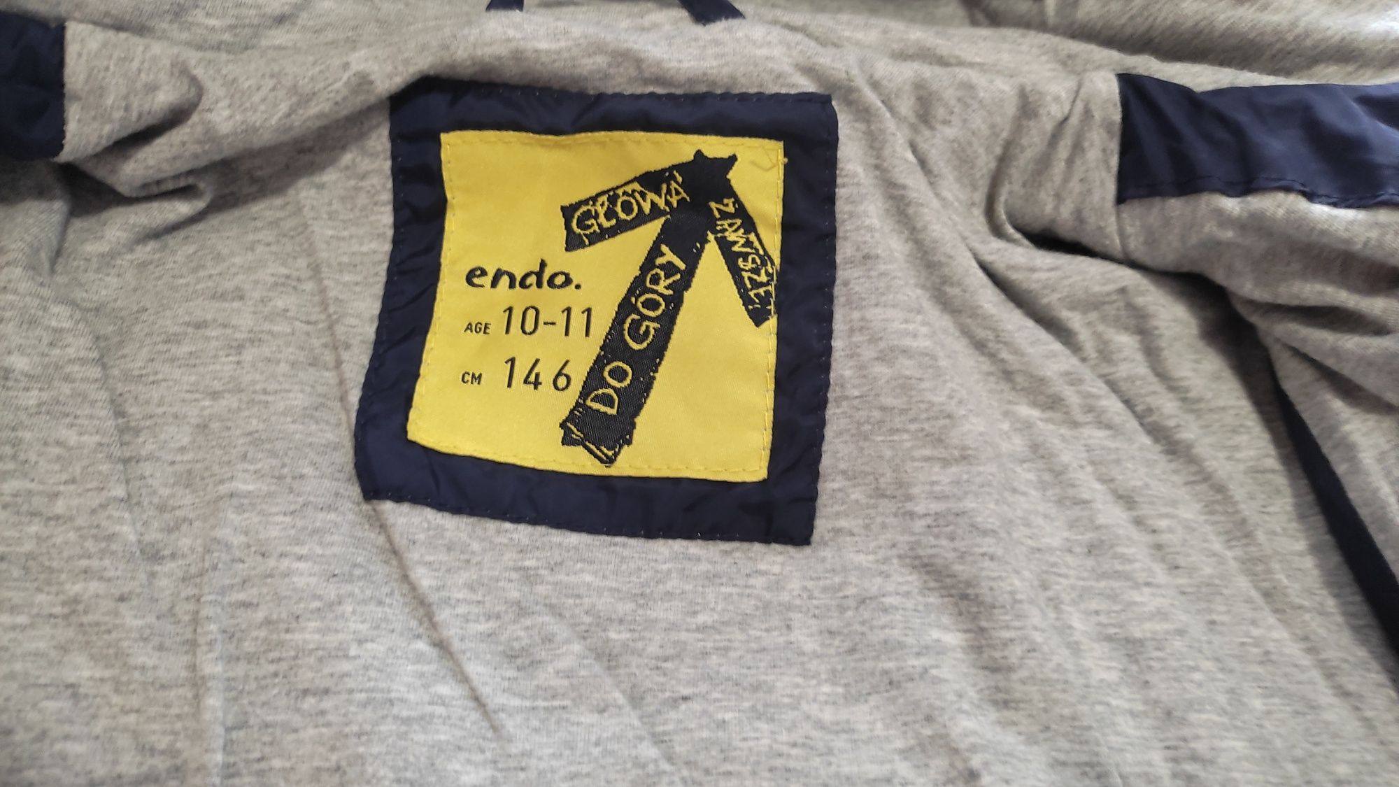 Kurtka przejściowa pikowana Endo r. 146